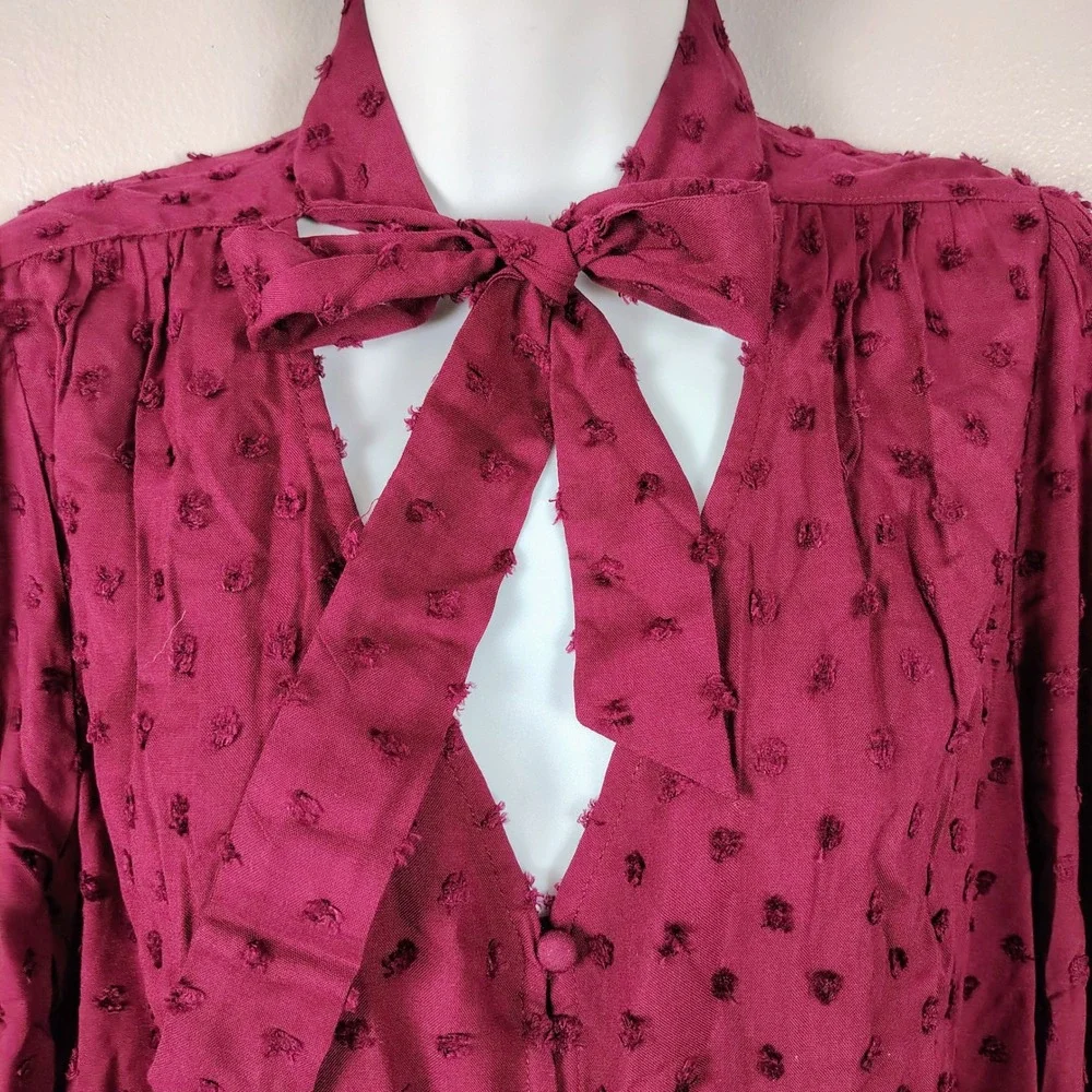 LOFT Women Small Maroon Clip Dot Tie Neck Keyhole‎ Button Front Blouse siren
